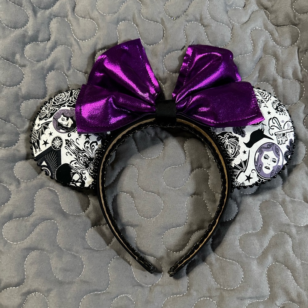 Disney Haunted Mansion Minnie ears